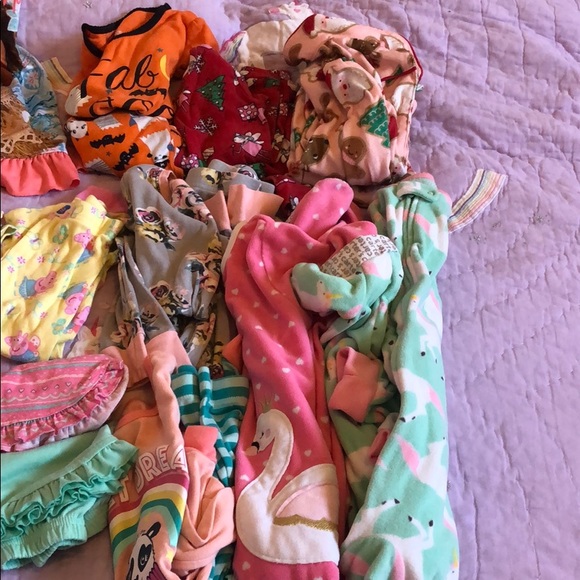 Size 3T/4T Pajamas - Picture 4 of 5